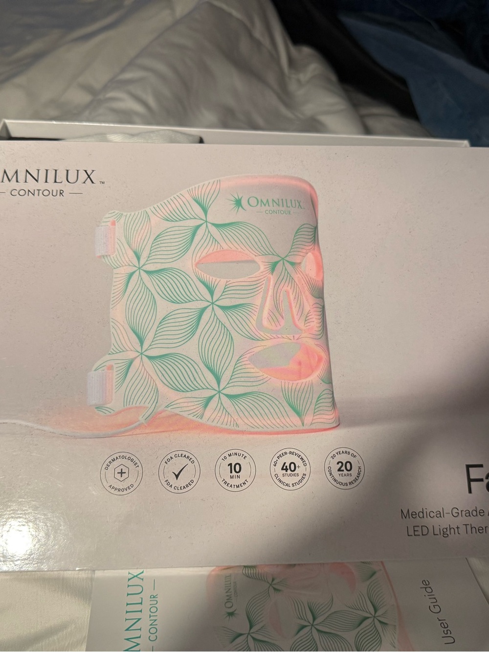 Contour LED Mask & Neck Treatment - White/Green - Picture 6 of 8